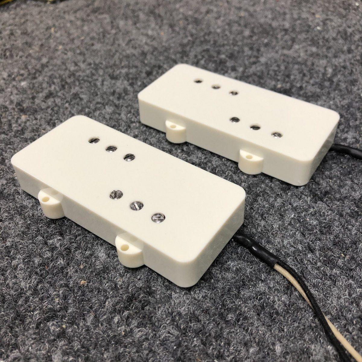 Jazzmaster Wide Range Humbuckers